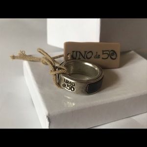 NWT UNISEX Uno de 50 Surrounded Leather Wrap Ring